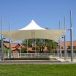 مظلات هرمية للسيارات بالدمام | مميزات التصميم المخروطي في عزل الحرارة